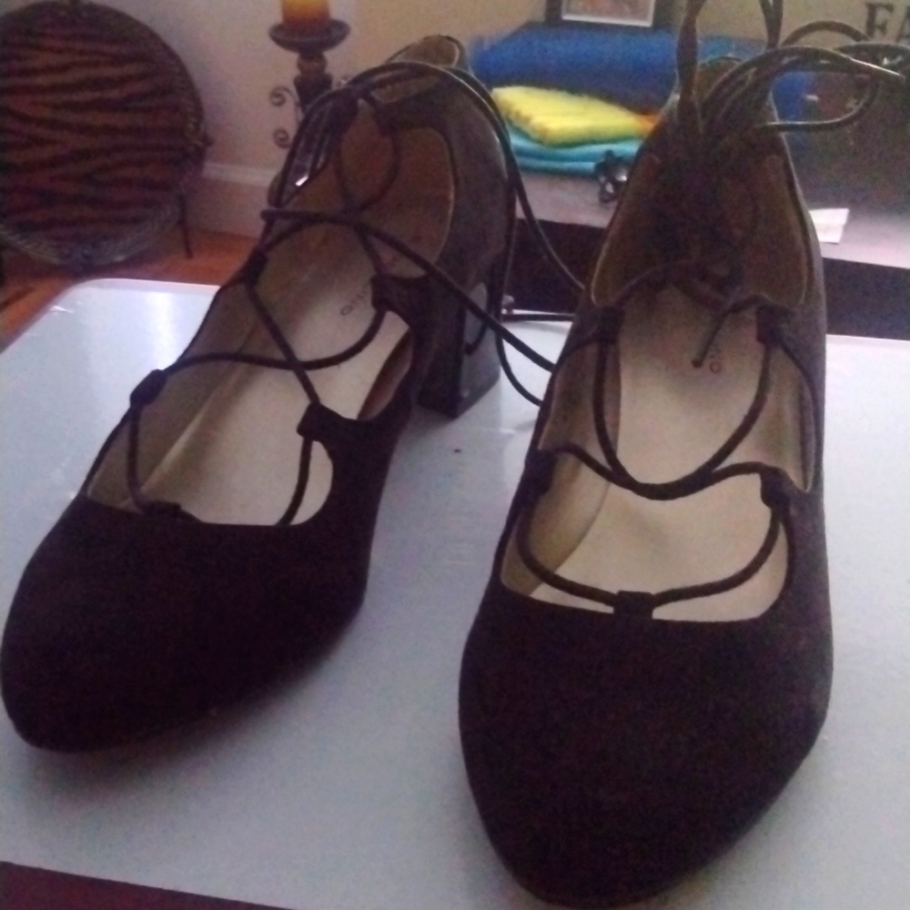 Women dress shoes
